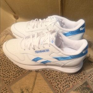 Reebok Sneakers in White and Blue